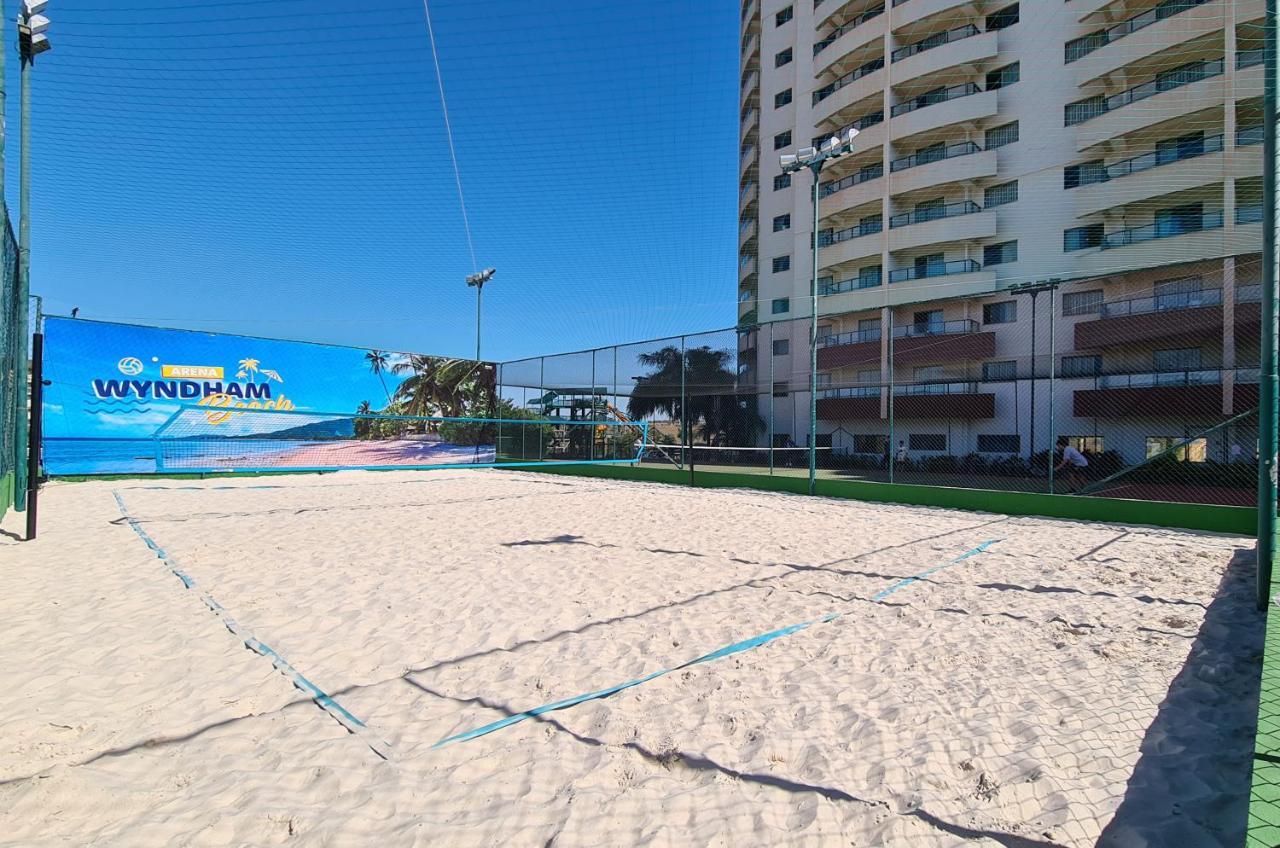 Wyndham Olimpia Royal Hotels Buitenkant foto The Wynham Beach Volleyball Courts