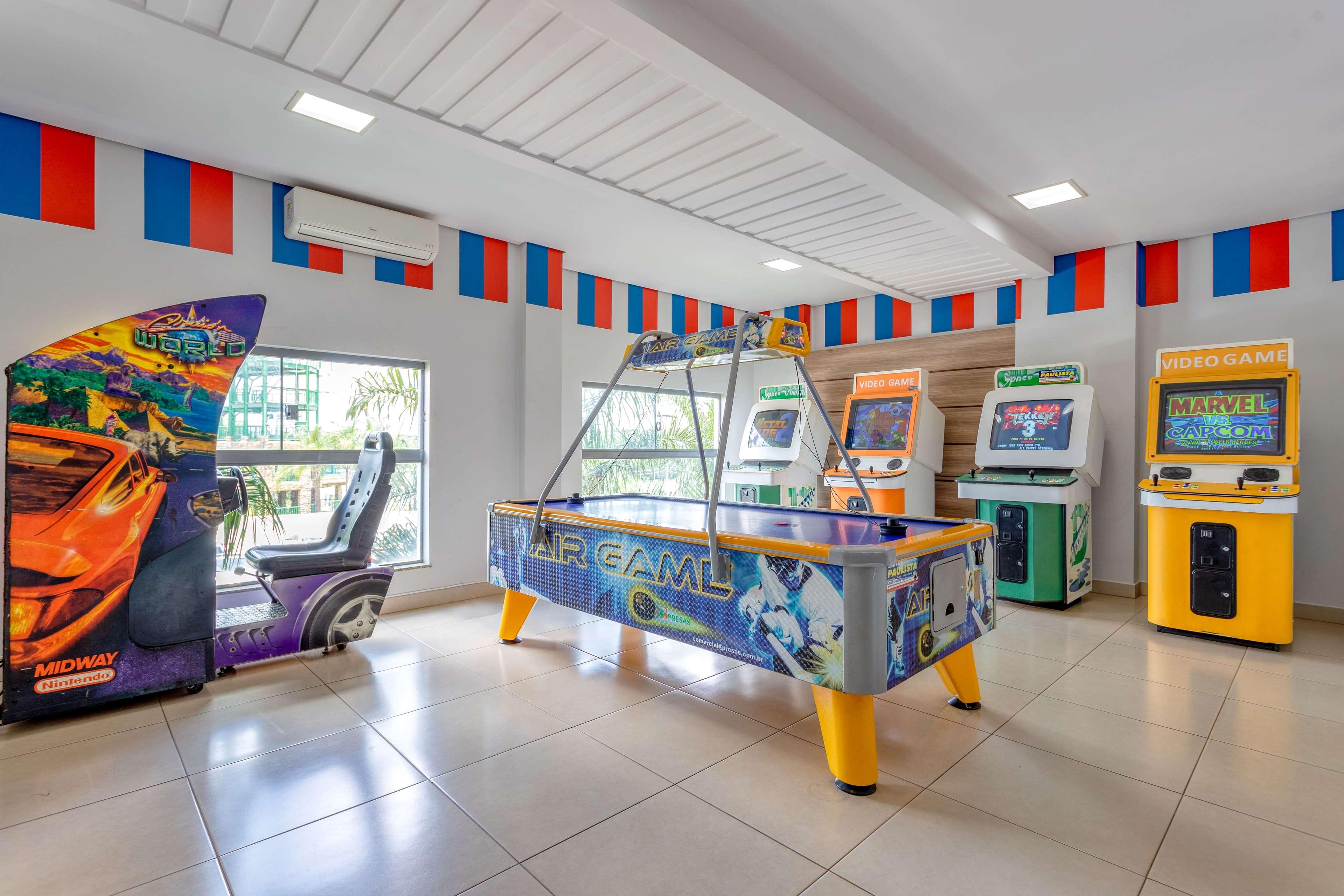 Wyndham Olimpia Royal Hotels Buitenkant foto The game room
