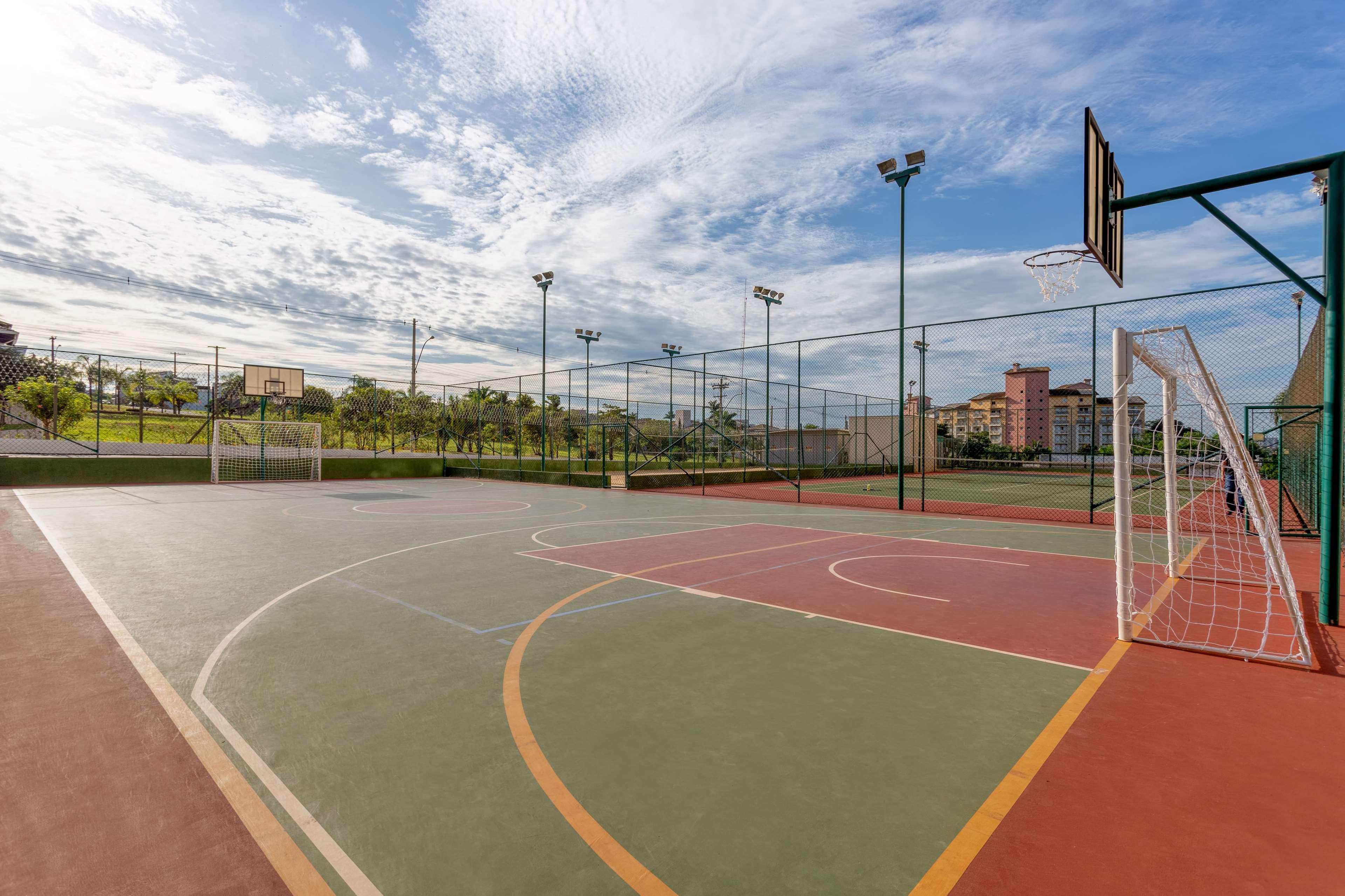 Wyndham Olimpia Royal Hotels Buitenkant foto Sports facilities