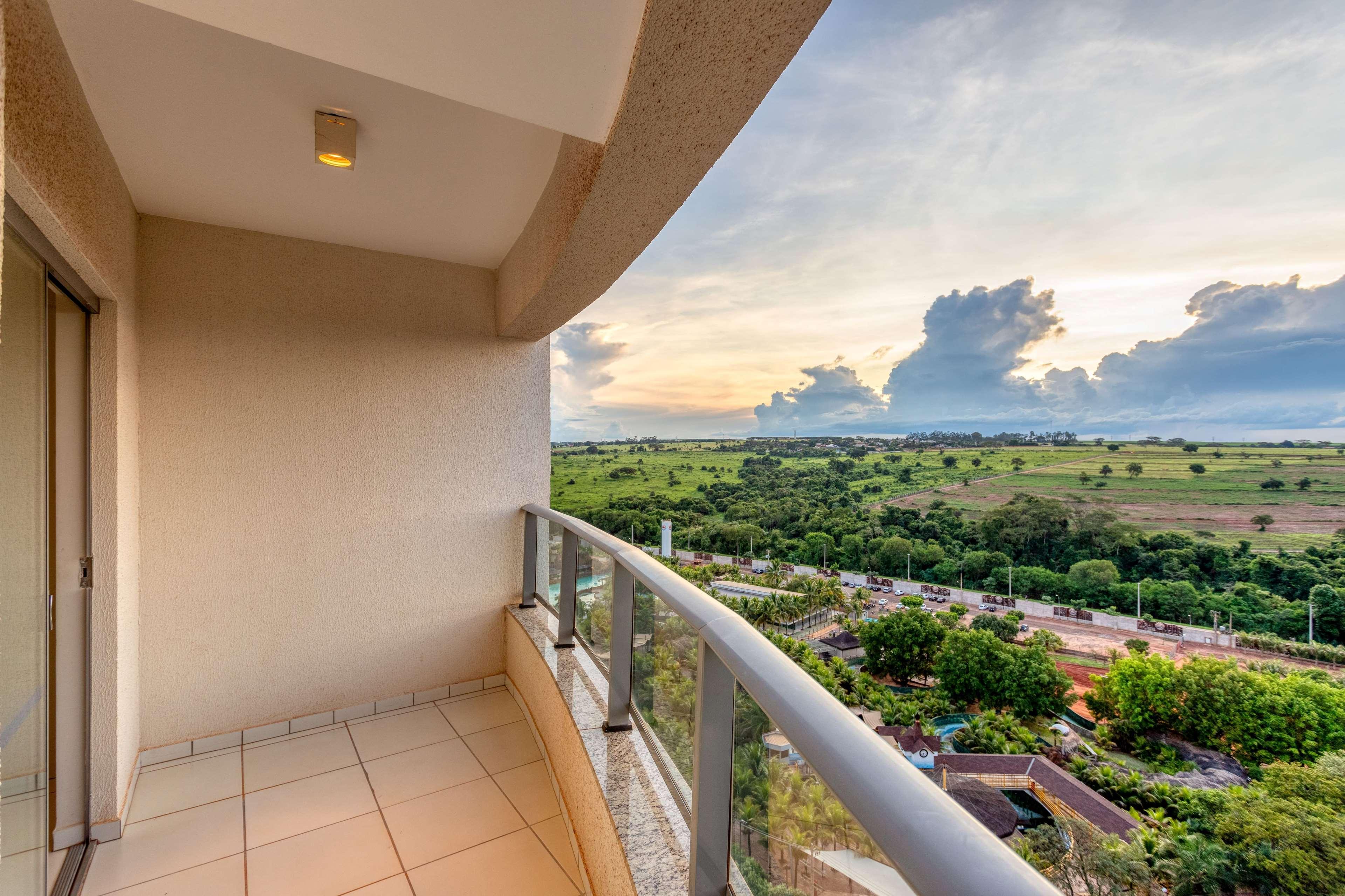 Wyndham Olimpia Royal Hotels Buitenkant foto A balcony