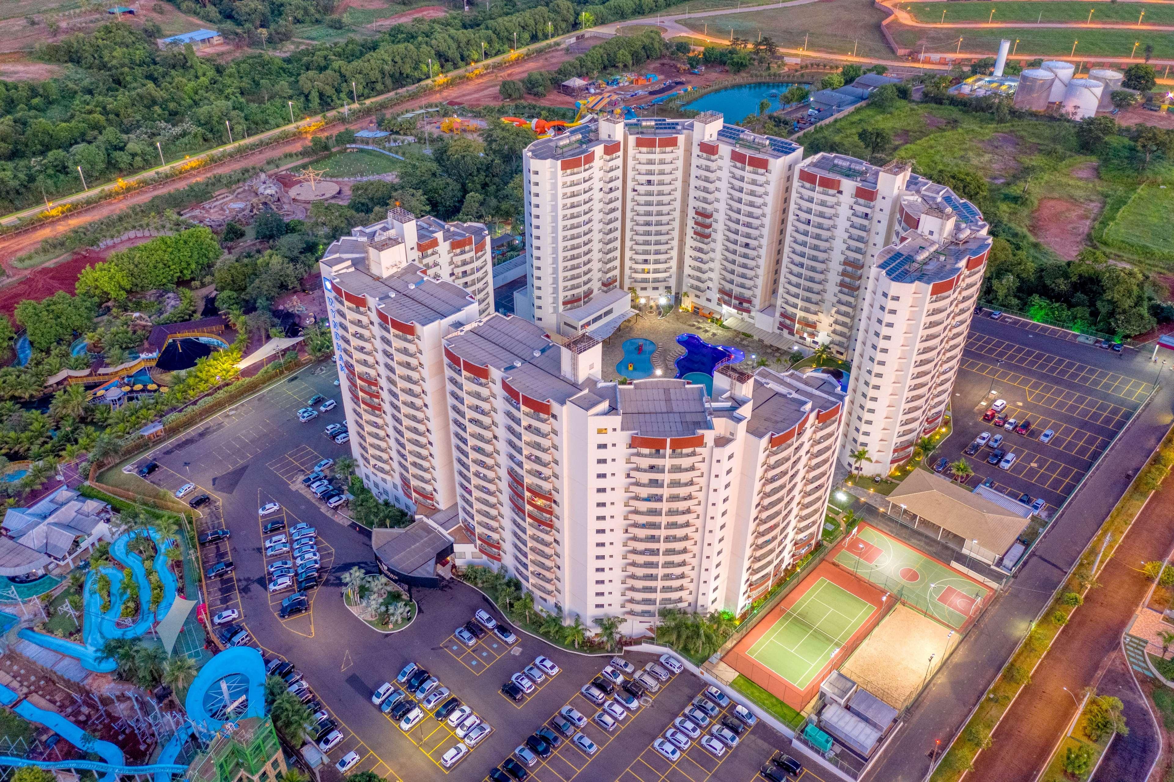 Wyndham Olimpia Royal Hotels Buitenkant foto Aerial view of the complex