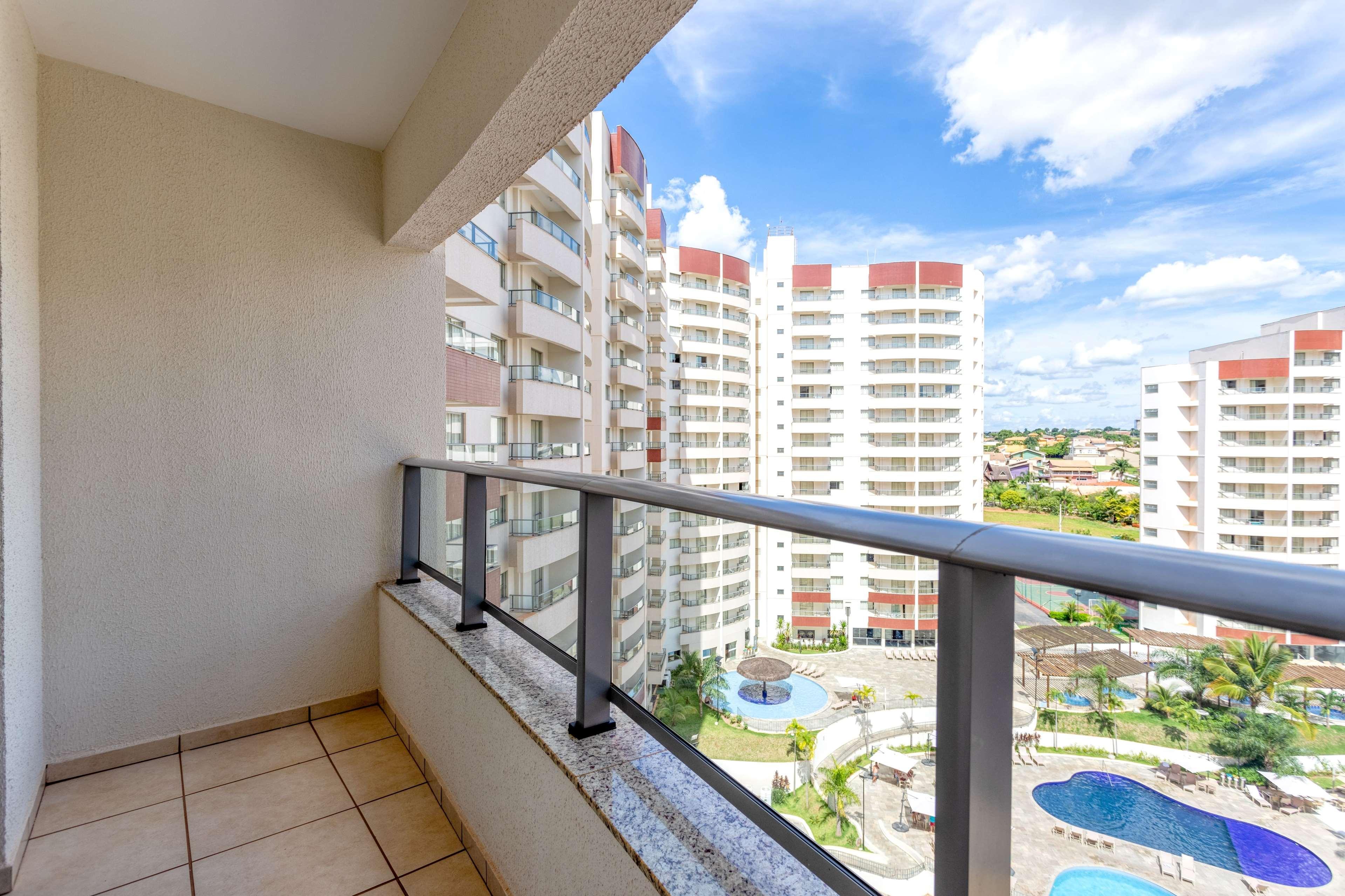 Wyndham Olimpia Royal Hotels Buitenkant foto A balcony in a condominium in Brazil